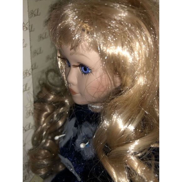The Heirloom Collection Petite Porcelain Doll-Blonde, Limited Edition 0000055 - Picture 8 of 8